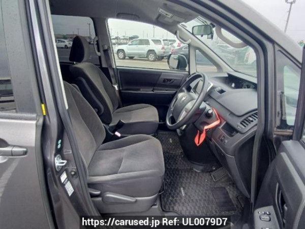 Used 2011 AT toyota noah ZRR70G Image[13]