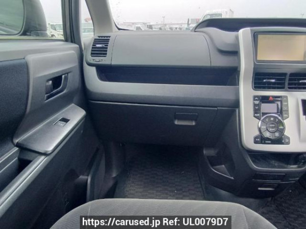 Used 2011 AT toyota noah ZRR70G Image[20]