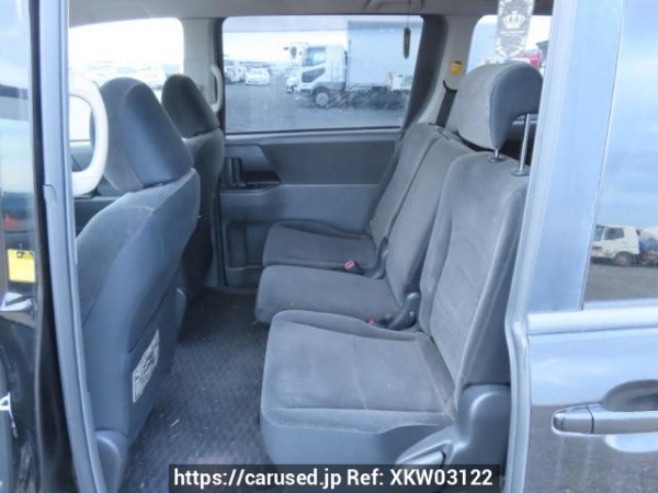 Used 2007 AT toyota noah ZRR70G Image[18]