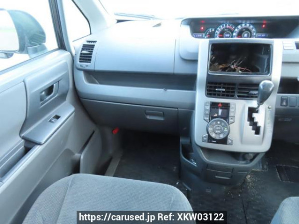 Used 2007 AT toyota noah ZRR70G Image[23]