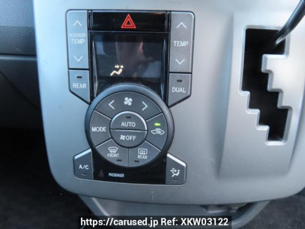 Used 2007 AT toyota noah ZRR70G Image[27]
