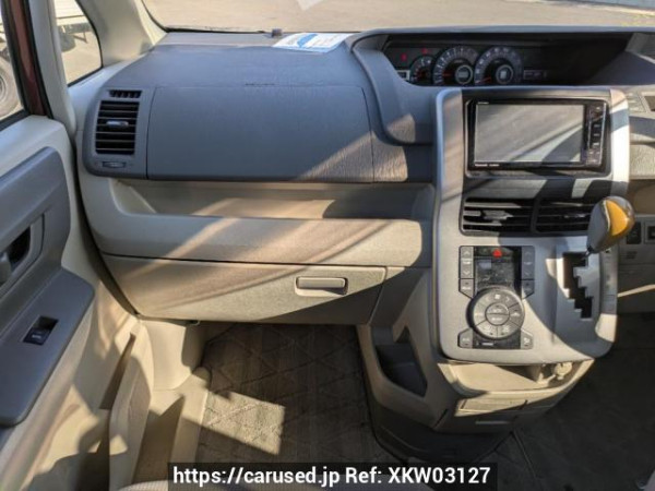 Used 2007 AT toyota noah ZRR75G Image[19]