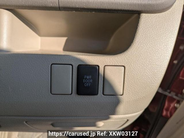 Used 2007 AT toyota noah ZRR75G Image[29]