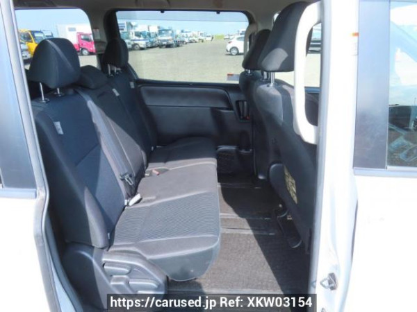 Used 2014 AT toyota noah ZRR80G Image[16]