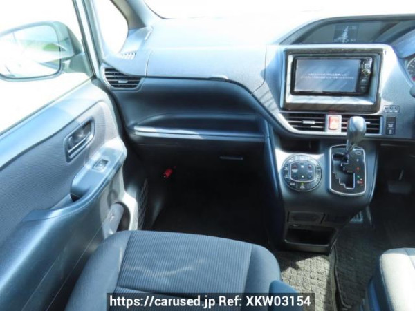 Used 2014 AT toyota noah ZRR80G Image[23]