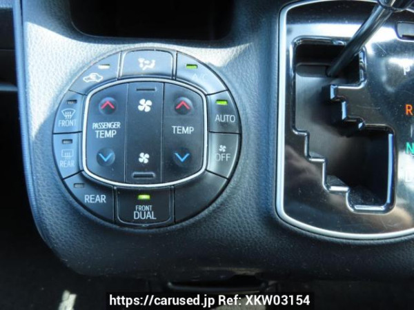 Used 2014 AT toyota noah ZRR80G Image[29]