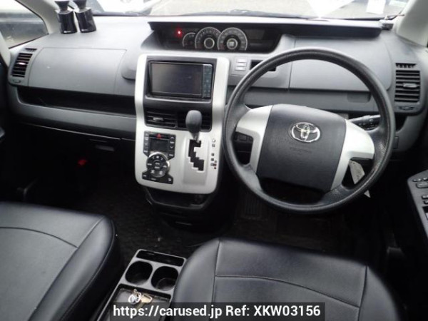 Used 2010 AT toyota noah ZRR75G Image[15]