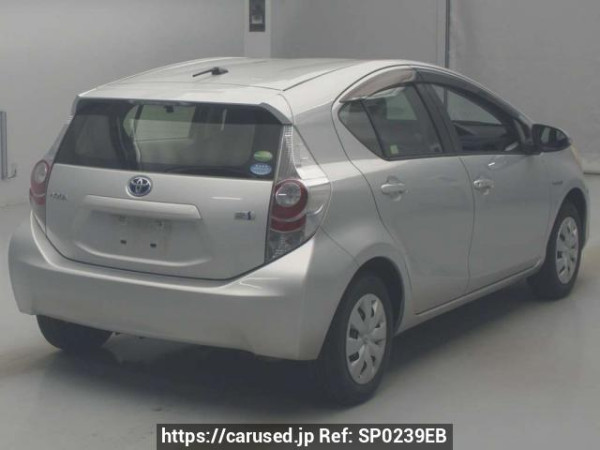 Used 2012 AT toyota aqua NHP10 Image[1]