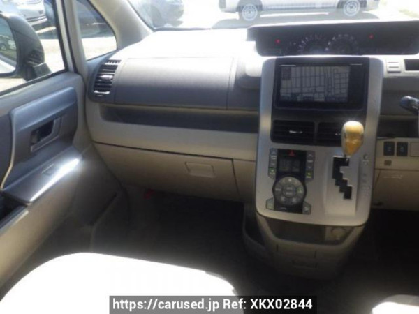 Used 2008 AT toyota noah ZRR70W Image[17]