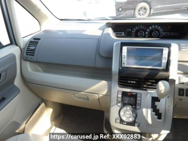 Used 2009 AT toyota noah ZRR70G Image[16]
