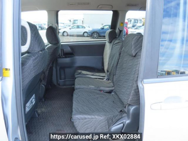 Used 2007 AT toyota noah ZRR70G Image[18]