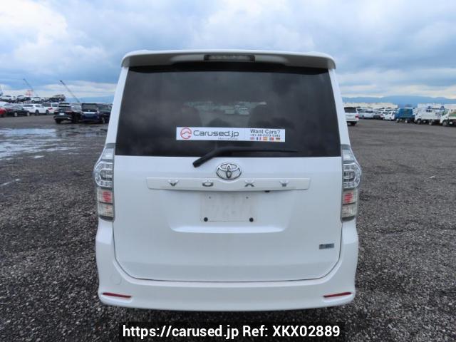 Buy Used 2010 Toyota Voxy ZRR70W (XKX02889) - Carused.jp