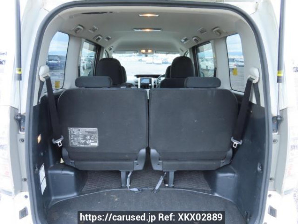 Used 2010 AT toyota voxy ZRR70W Image[9]