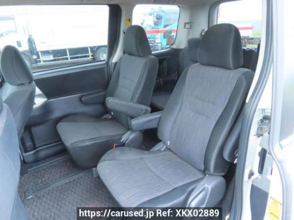 Used 2010 AT toyota voxy ZRR70W Image[19]