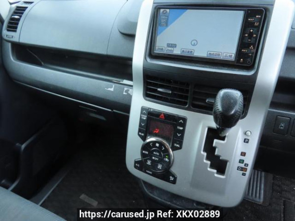 Used 2010 AT toyota voxy ZRR70W Image[27]