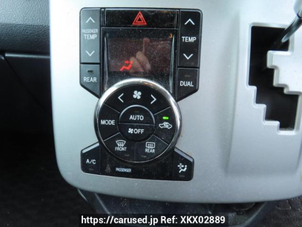 Used 2010 AT toyota voxy ZRR70W Image[30]