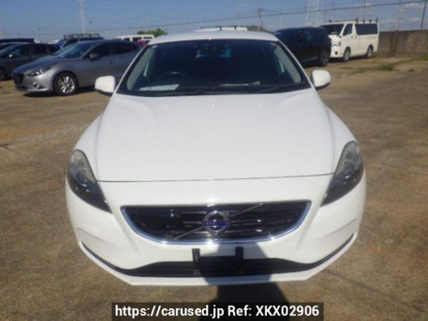 Used 2014 AT volvo v40 MB4164T Image[1]