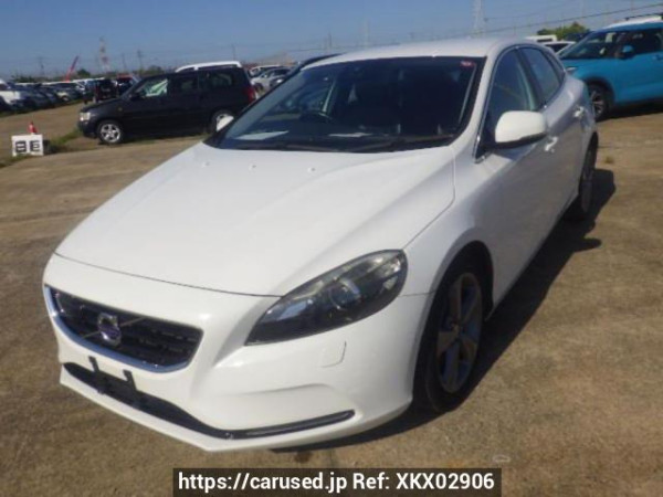 Used 2014 AT volvo v40 MB4164T Image[2]