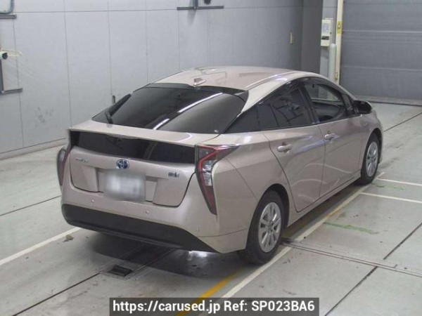 Used 2016 AT toyota prius ZVW50 Image[1]