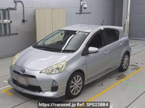 Used 2012 AT toyota aqua NHP10 Image[0]