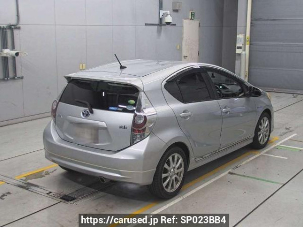 Used 2012 AT toyota aqua NHP10 Image[1]