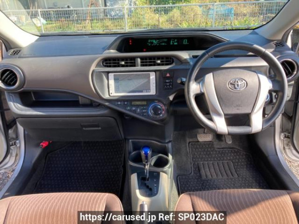 Used 2012 AT toyota aqua NHP10 Image[2]