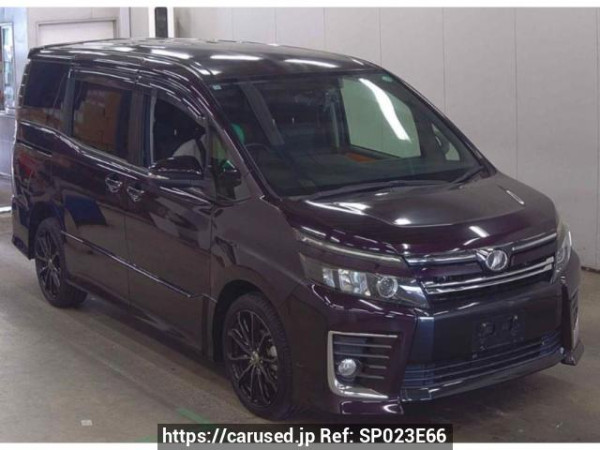 Used 2014 AT toyota voxy ZRR85W Image[0]