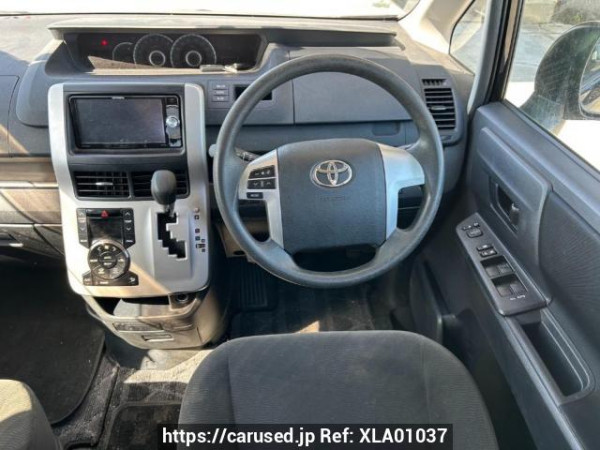 Used 2010 AT toyota noah ZRR70G Image[21]
