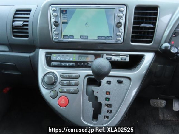 Used 2003 AT toyota wish ZNE10G Image[26]