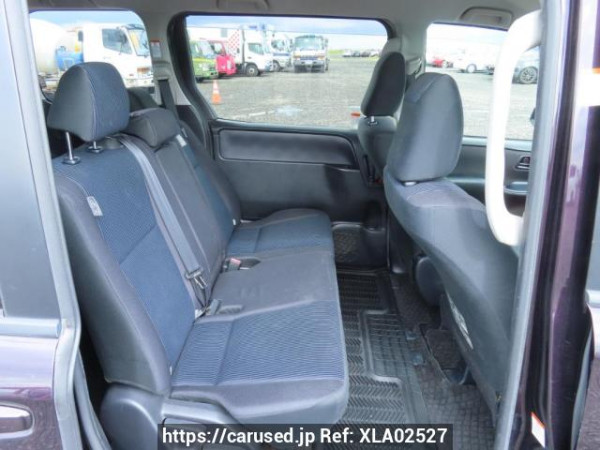 Used 2014 AT toyota noah ZRR80G Image[16]