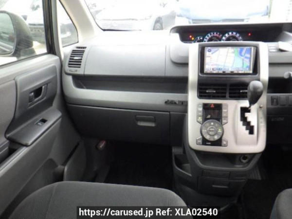 Used 2009 AT toyota noah ZRR70G Image[16]