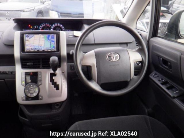 Used 2009 AT toyota noah ZRR70G Image[17]