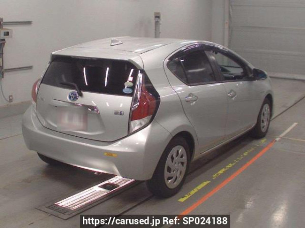 Used 2016 AT toyota aqua NHP10 Image[1]