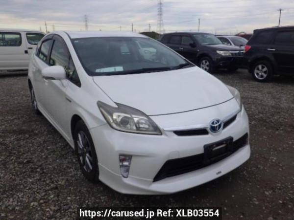 Used 2013 AT toyota prius ZVW30 Image[0]