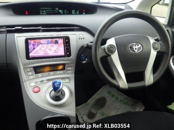 Used 2013 AT toyota prius ZVW30 Image[16]