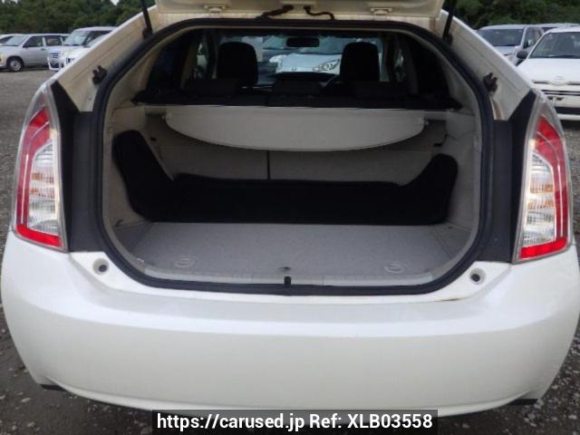Buy Used 2012 Toyota Prius ZVW30 (XLB03558) - Carused.jp