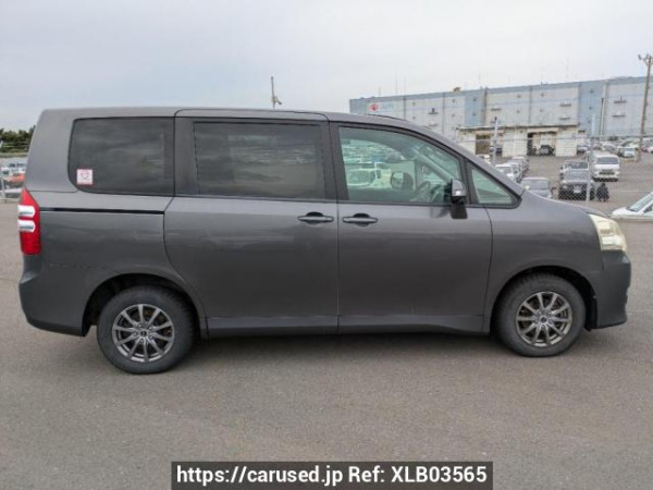 Used 2010 AT toyota noah ZRR75G Image[7]
