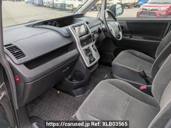 Used 2010 AT toyota noah ZRR75G Image[13]