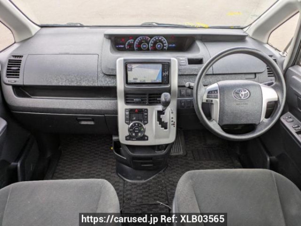 Used 2010 AT toyota noah ZRR75G Image[18]