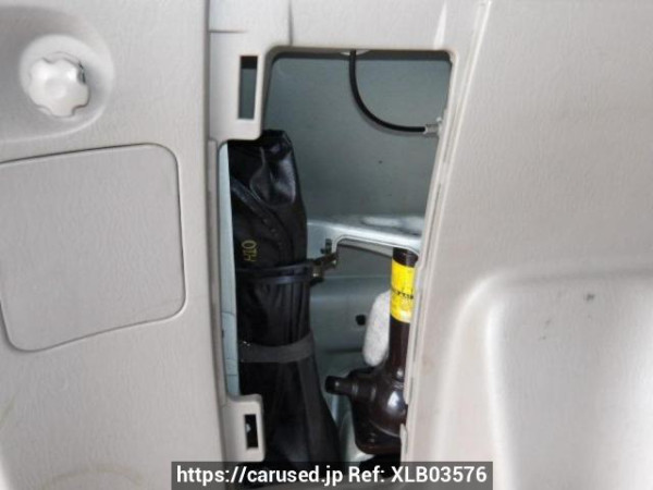 Used 2002 AT toyota hilux-surf RZN215W Image[41]