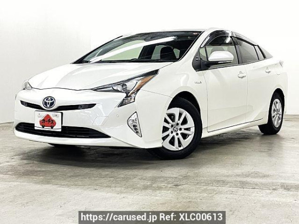 Used 2018 AT toyota prius DAA-ZVW50 Image[0]