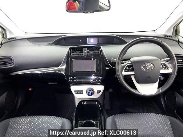 Used 2018 AT toyota prius DAA-ZVW50 Image[1]