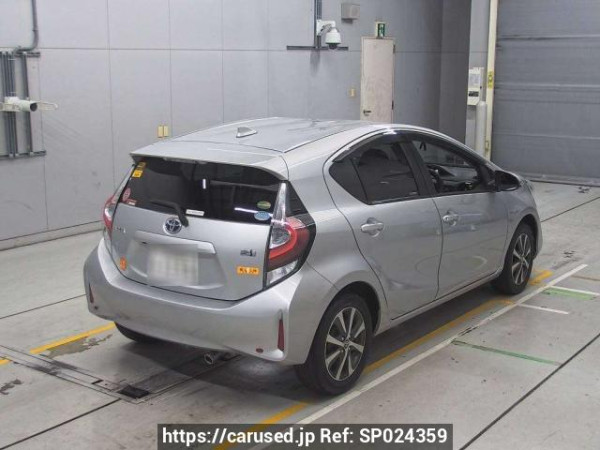 Used 2017 AT toyota aqua NHP10 Image[1]