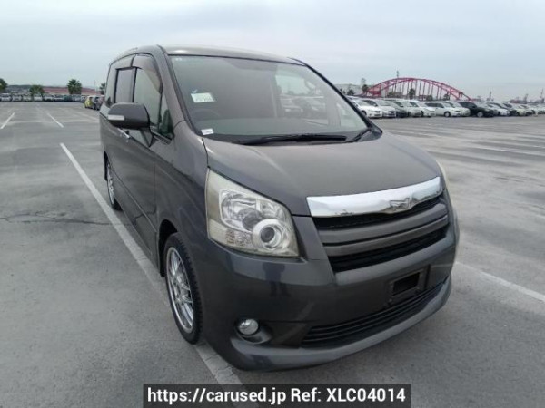 Used 2007 AT toyota noah ZRR70W Image[0]