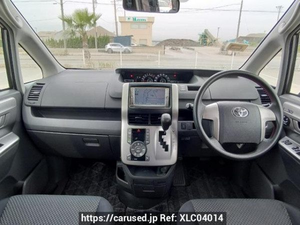 Used 2007 AT toyota noah ZRR70W Image[19]