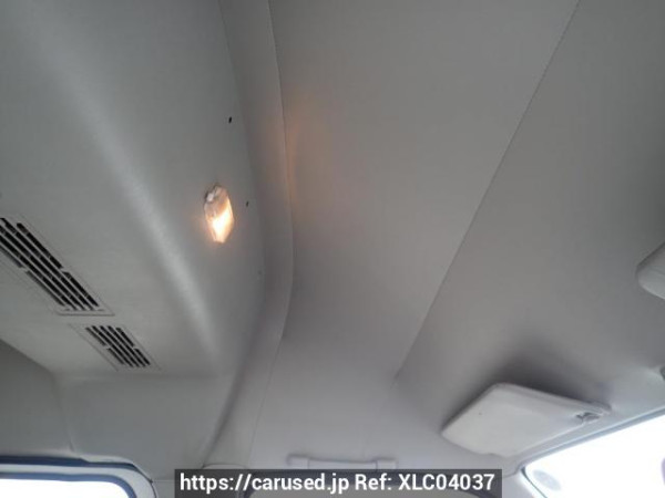 Used 2004 AT nissan caravan-bus DWMGE25 Image[11]