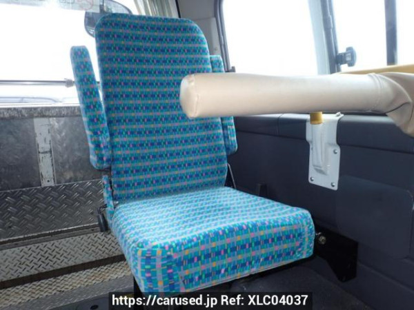 Used 2004 AT nissan caravan-bus DWMGE25 Image[17]