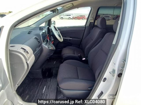 Used 2004 AT toyota wish ZNE14G Image[14]