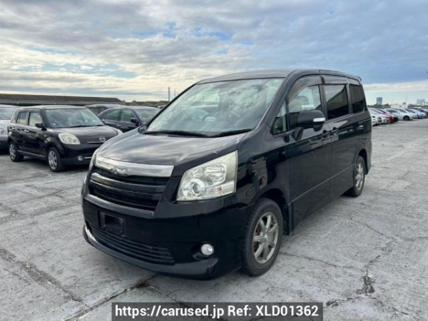 Used 2007 AT toyota noah ZRR70W Image[2]