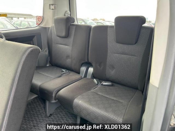 Used 2007 AT toyota noah ZRR70W Image[17]